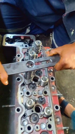 Best Value Spring Compressor Tool |Valve Spring Locks Install Like a Pro 🔧 Best Value Spring Compressor Tool 🔥 | Valve Spring Locks Install Like a Pro 💯 In this short video, we demonstrate the Best Value Spring Compressor Tool and show how to install valve spring locks safely and professionally 🔧 This tool is ideal for mechanics, workshops, and DIY engine repair, offering strong grip, smooth compression, and reliable performance at a great value. ✔️ Easy to use & time-saving ✔️ Strong and sa