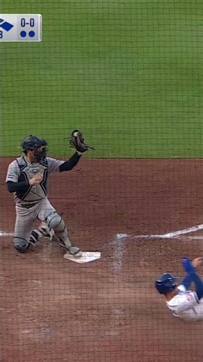 Aaron Judge with the PERFECT throw! 💪