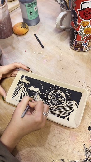 Sgraffito Carving Ceramic Plate! #pottery