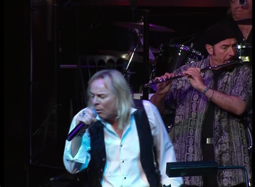 URIAH HEEP feat. Ian Anderson - Circus - Live in London, 2000 (Remastered) Remastered by http://ko-fi.com/brunosamppa 9 December 2000, Mermaid Theatre, London, UK | Progressive Rock Land