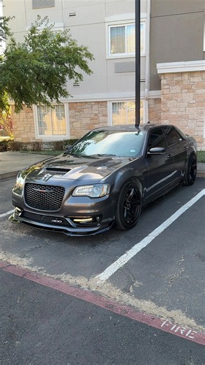 Chrysler 300 SRT Overview: Features & Highlights