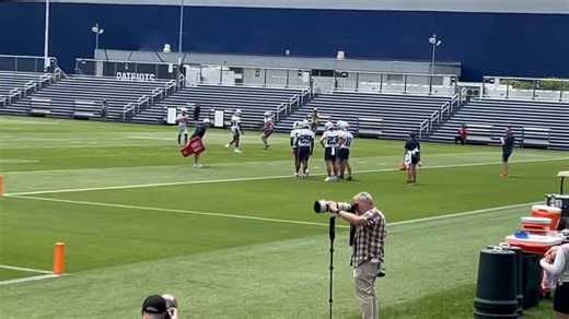 First look at WR Romeo Doubs (87) at Patriots practice.