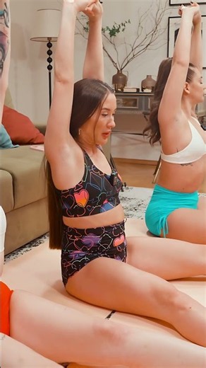 FULL BODY HOME STRETCH ROUTINE | ANNA, KRIS & VIKA
