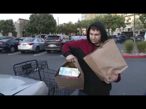 Anger among shoppers as Safeway loses paper bag handles amid tariffs, supply chain issues