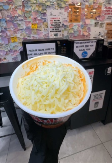 should I add more cheese next time? #ramen #buldak #cheesepull #oreemart