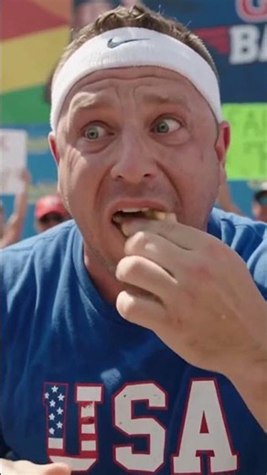 🌭 Intense Professional Hot Dog Eating Contest