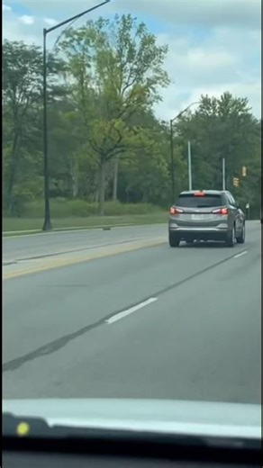 2x Columbus Division of Police units responding code 3.