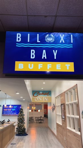 A Food Review at the Biloxi Bay Buffet🦀🦀🦀🦀. #tiktokfood #xyzbca #foryoupage #seafood #naturalbeauty54 @Elzie Collins 🦀🦀🦀🦀