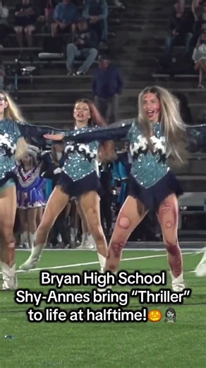 Bryan High School Shy-Annes perform 'Thriller' at halftime in Temple