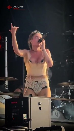 Halsey Performing “Without Me” Live at Mad Cool Festival