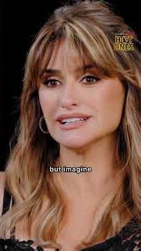 Salma Hayek and Penélope Cruz were on a plane dressed as... what? 🤡