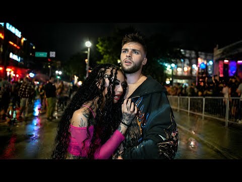 Ed Matthews Walks Down 6th Street In Texas! | Day 7/30