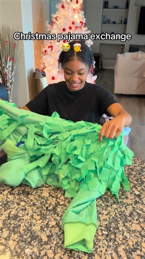 Whoever picked my outfit out clearly hates me 😭😭😭 | Brotherofcolor