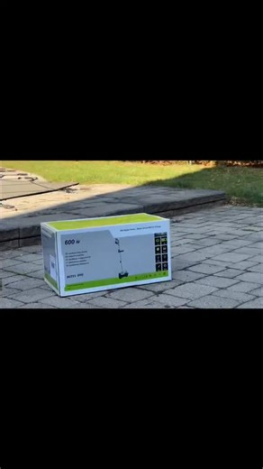 Evrim Tayanc on Instagram: "Winter in Canada doesn’t have to be exhausting ❄️🇨🇦 This 19” cordless snow blower makes snow removal fast, easy, and stress-free. Powered by a 40V 4.0Ah battery and a 1500W brushless motor, it throws snow up to 25 feet, clearing driveways and patios in minutes — no cords, no gas, no heavy effort. Lightweight, powerful, and perfect for daily winter use. Snow clearing has never been this simple. Get yours now — link in bio! 🔗❄️ #SnowBlower #CanadianWinter #SnowRemova