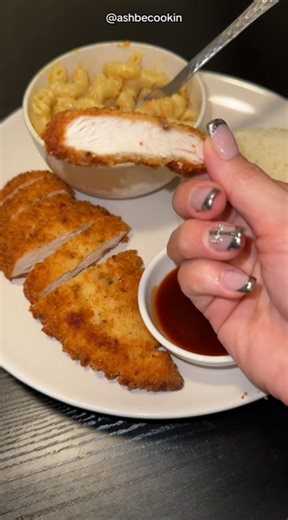 This chicken fillet and macaroni combo is pure comfort food