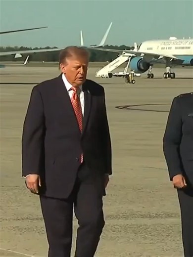 NOW: President Trump boards Air Force One for Kansas, where he's set to rally Republican voters with the midterm elections just weeks away. The president is hitting the campaign trail as Republicans fight to maintain control of Congress, with both parties making their final push before Election Day. #trump #midterms