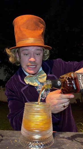 🧃JonnySips_2.0🧃 (@jonnysipsofficial)’s video of cassie and jack