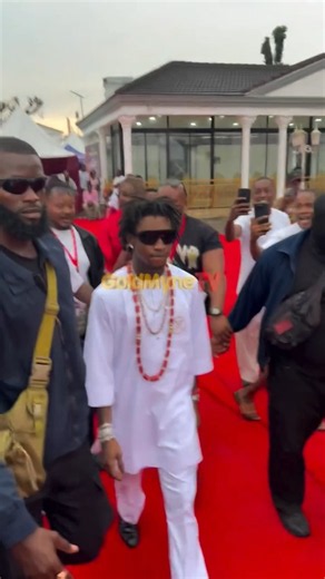 Shallipopi Performs Live at the 10th Anniversary Celebration of Oba of Benin!