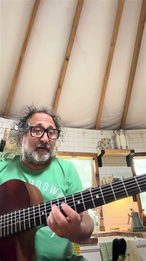 Djangology Solo Clip