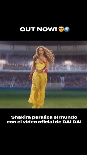 ¡PERO QUÉ ABSOLUTA DIOSA! 😭👑Shakira preciosa y espectacular en el video de DaiDai #Shorts