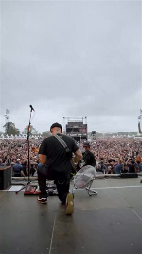 January 17th house of blues Anaheim With our friends in Alien Ant Farm and Suburban Legends | Adrian Estrella