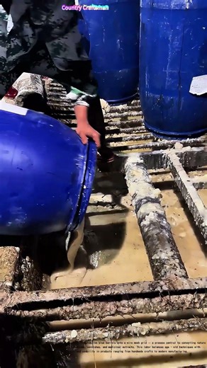 Pouring Pine Resin: How Artisanal Skill Transforms a Sticky Sap into Valuable Commodities