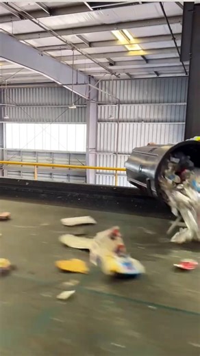 Amazing AI Recycling Machine! ♻️ #shots