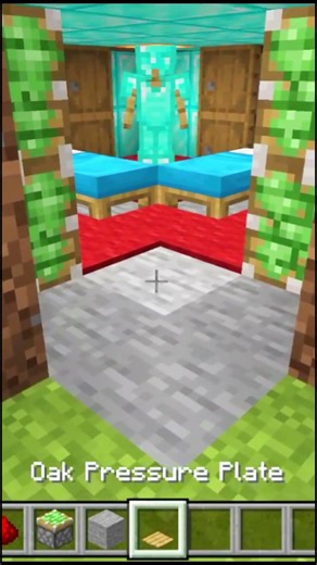 How to Make a Secret Automatic Door in Minecraft 😱 (Hidden Base!)