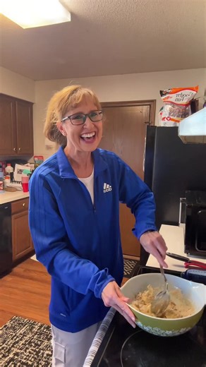 Delicious White Chocolate Peppermint Blondie Bars Recipe