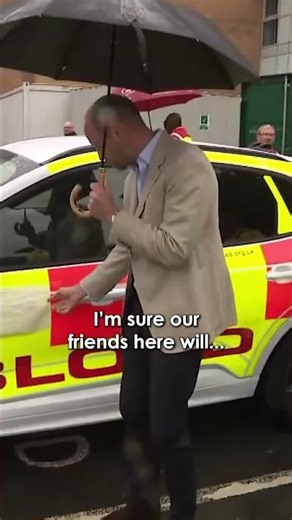 Prince William Gives Emergency Vehicle the Royal Treatment 🚨