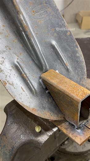 Steel elastic shovel — Good tools and machinery can increase work efficiency
