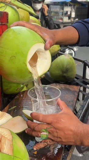 The Amazing Health Benefits of Fresh Coconut!