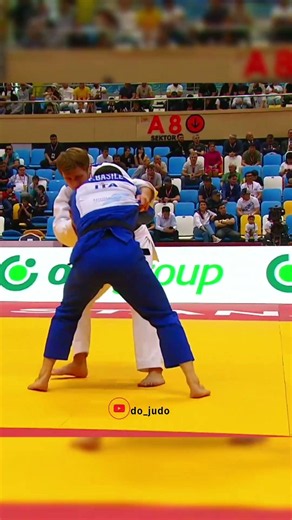 🥋 Okuri-ashi-harai 送り足払 💥 Spectacular Quarter-Final Sweep Victory