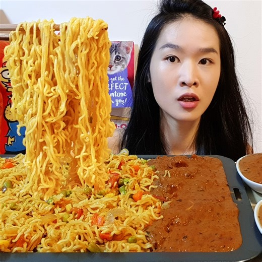 Eating Indian Maggi Masala noodles with curry chicken! Quick and easy recipe, and very delicious! What do you like to eat with instant noodles? #mukbang #recipe #recipes #cooking #noodles #magginoodles #indianfood #curry #asmreating #asmr #eatingshow #spicy #cheesesausage | Peggie Neo