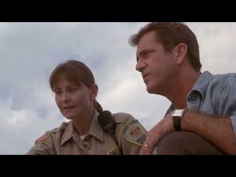 Signs (2002) | Mind-Blowing Hollywood Thriller Review & Facts 🌾👽