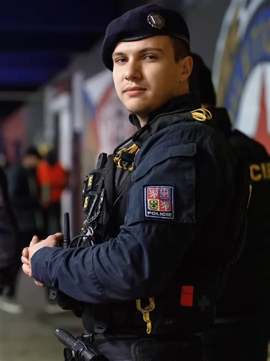 🇨🇿Czech Police 🚔 Serving and protecting #CzechPolice #Police #PoliceOfficer #LawEnforcement#italy