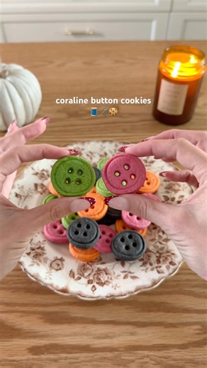 Making Coraline Button Cookies 🪡🍪 #shorts #coraline