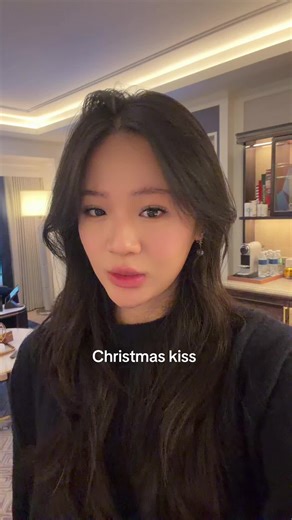 Christmas Kiss: Riel RC's Viral Moment