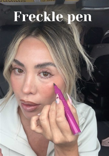 Freckles pen on the go! #freckles #frecklepen #naturalfreckles #makeup @GJBEAUTY