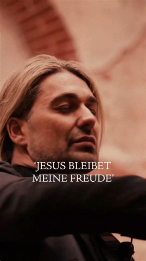 ‪@davidgarrettmusic plays J.S. Bach's Jesus bleibet meine Freude #violin#davidgarrett