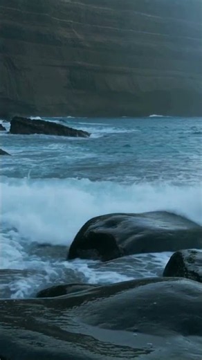 Ocean Waves on Rocks 8 Hours | Sleep & Relaxation #Shorts