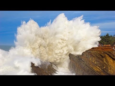 Axial Seamount: Underwater Volcano Ready to Blow!