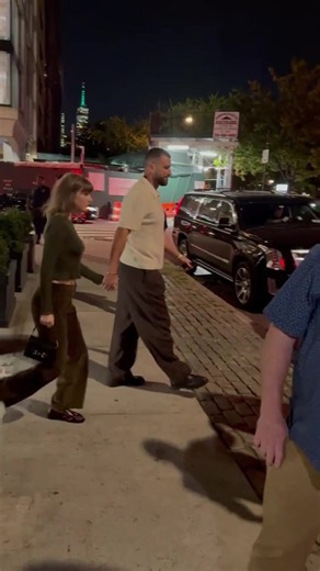It's date night for Taylor Swift and Travis Kelce. ❤️ The two were spotted holding hands after a nice dinner at The Old Rose restaurant inside The Jane Hotel in New York. 📹: BACKGRID
