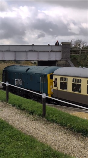 GWSR AUTUMN SHOWCASE: Sulzer departs Hayles Abbey Halt