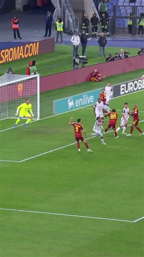 MALEN with his 7th of the season 👏 #SerieA #RomaCagliari