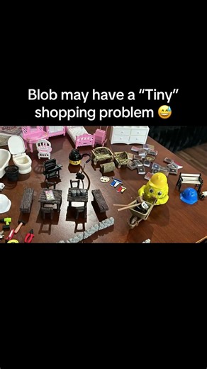 Blob found my credit card 💳 🛒 😅 #blobsworld #funny #stopmotion #miniature #cute #shorts