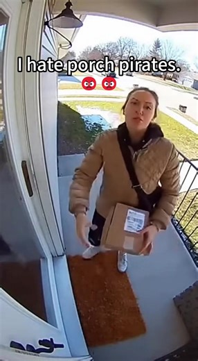 Porch exploding package box with glitter😜🤪😙🙂 #porchpiratecaught #glitter #package #prank #funny