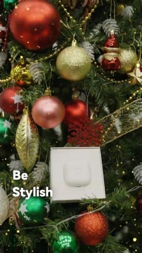 Tune in to all your favorite holiday tunes. 🎶 #Huawei #ASMR