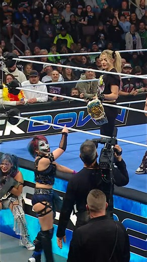 #Asuka couldn't believe #AlexaBliss would do that 😭 | WWE