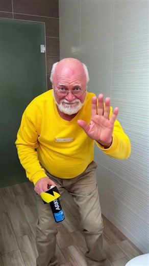 Toilet Trouble: The Ultimate Prank! 🚽😂